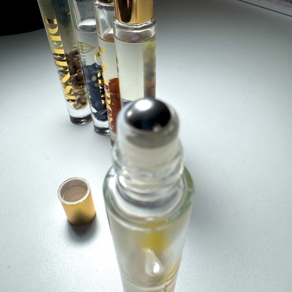 ALUMINATE LIFE crystal infused essential oil rollerballs set of 5 - Picture 5 of 10